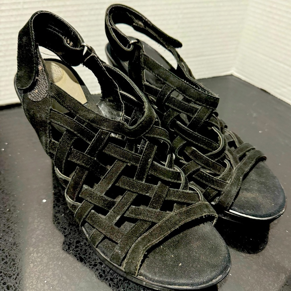 Aerosoles caged sandals velvet wedge hook latch comfy street party office US8